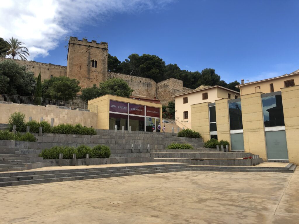 La rue Diana à Dénia