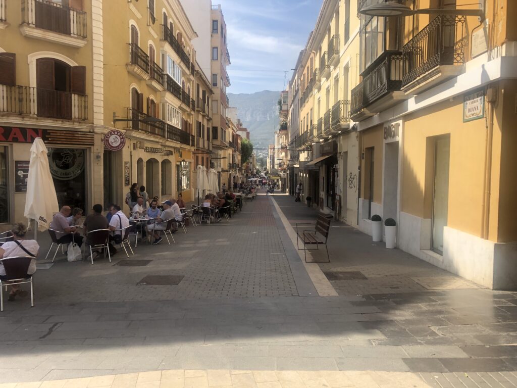 La rue Diana à Dénia