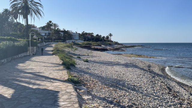 Die strandpromenade Las Rotas